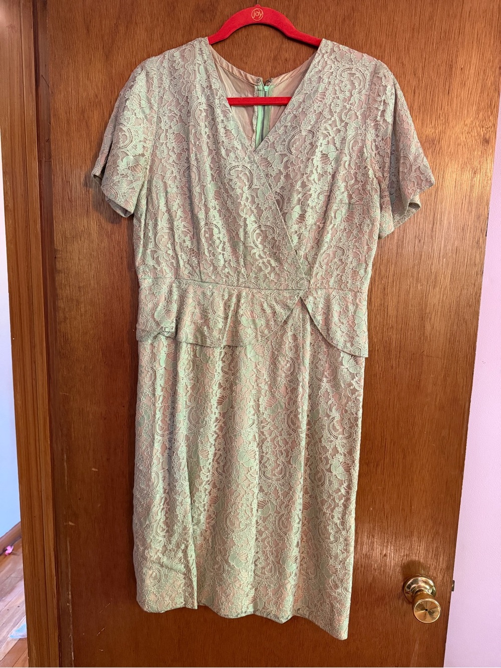Vintage Lace Midi Pencil Dress in Spring Green